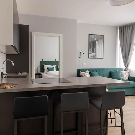 Apartments Iris 梅拉诺 外观 照片