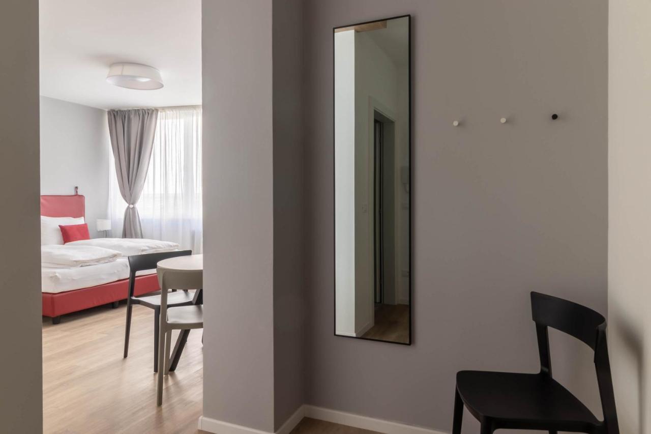 Apartments Iris 梅拉诺 外观 照片