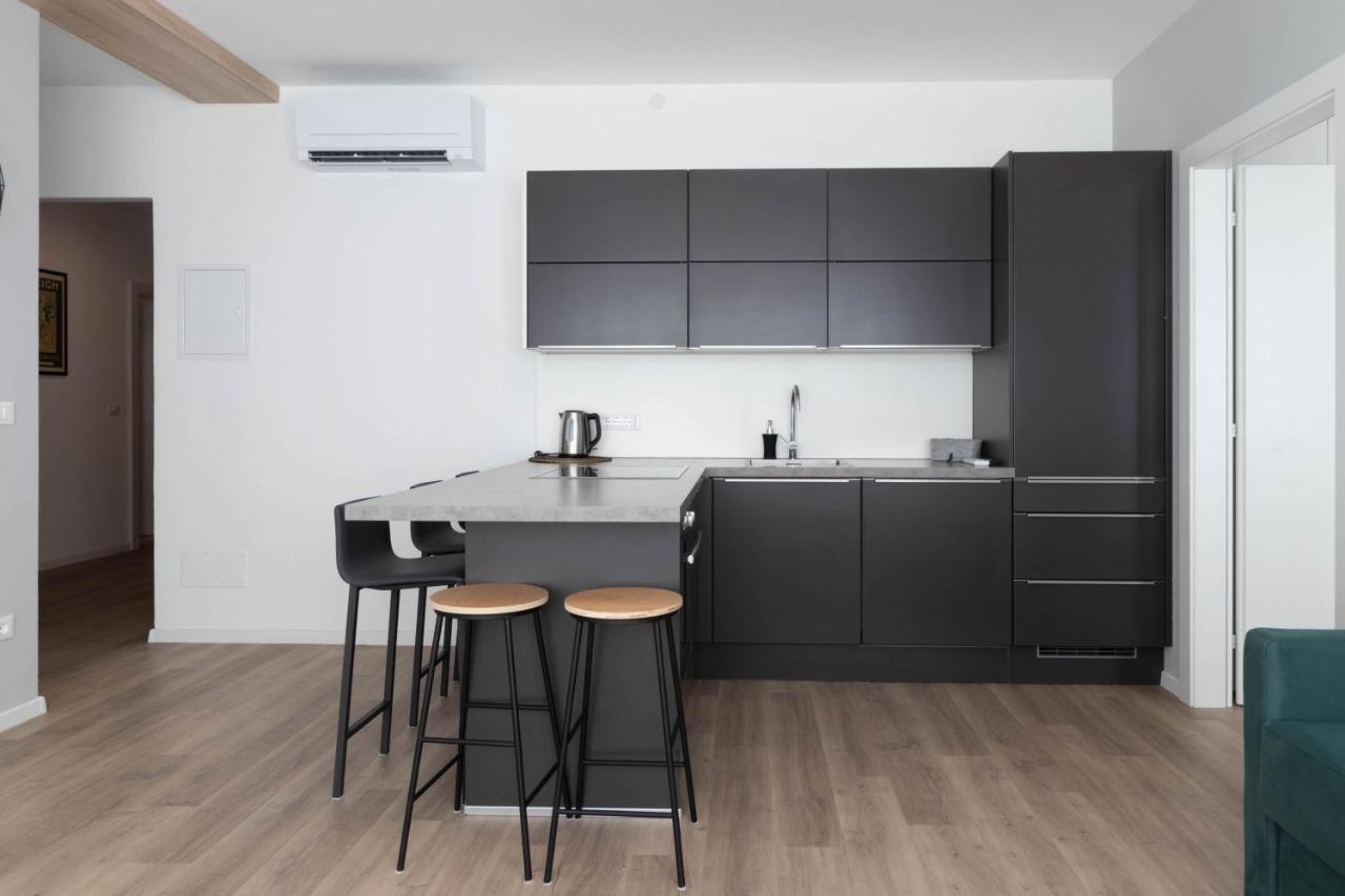 Apartments Iris 梅拉诺 外观 照片